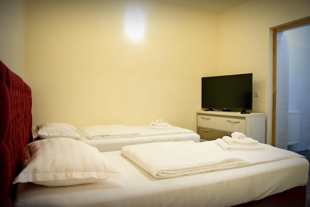 Casa Remo - Guesthouse Turda Bagian luar foto